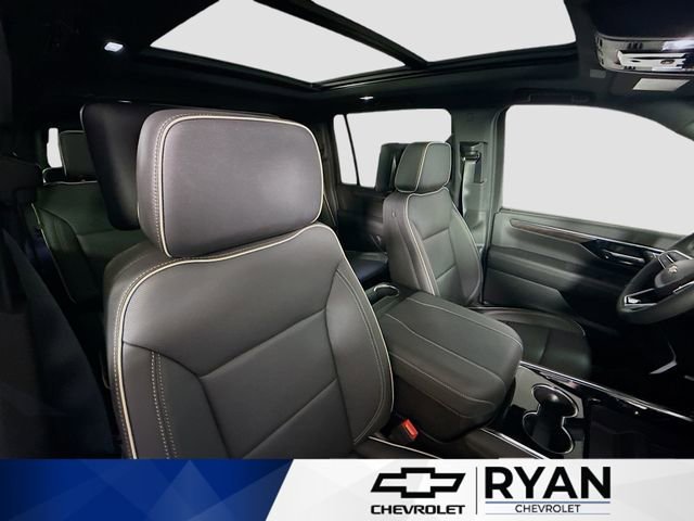 2026 Chevrolet Suburban Premier - Photo 31