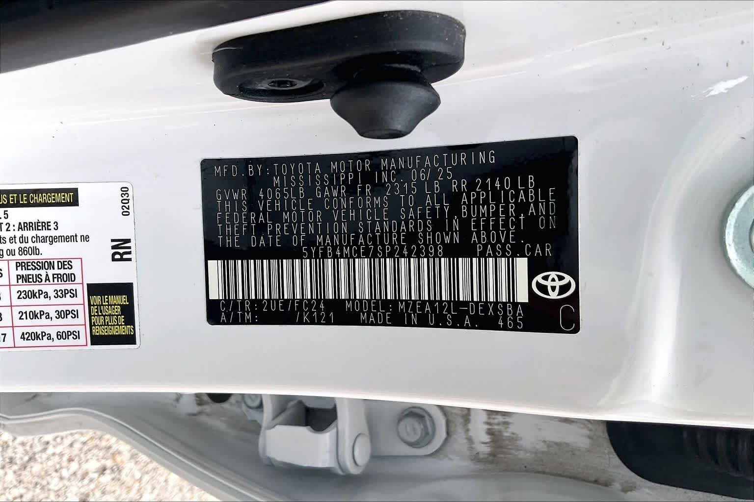 Used 2025 Ice Cap/Midnight Black Metallic Toyota FX image 32
