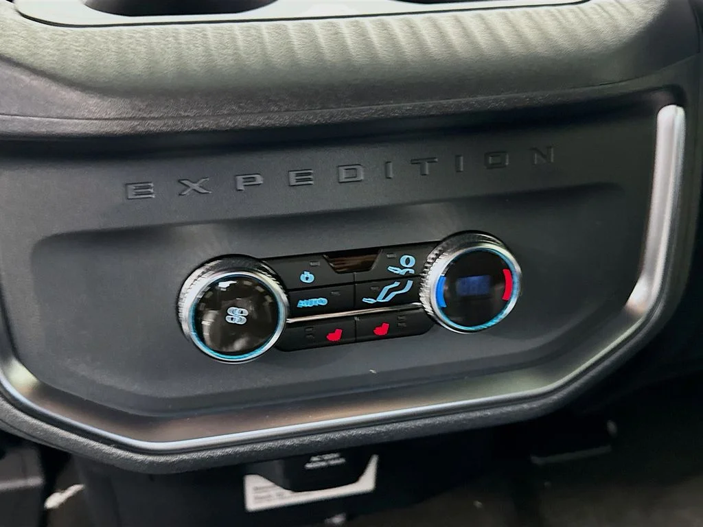 New 2026 Dark Matter Gray Metallic Ford MAX Platinum® image 27