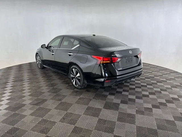 Used 2020 Black Nissan 2.5 SL image 7