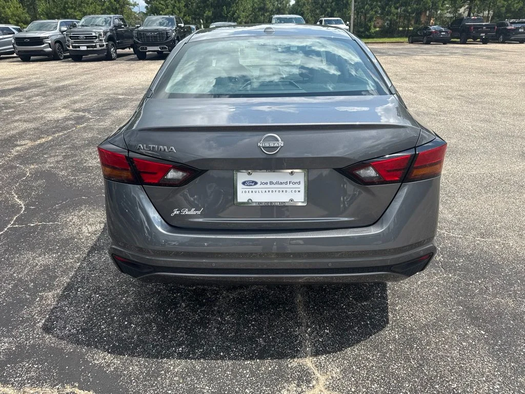 Used 2025 Gray Nissan 2.5 SV image 20