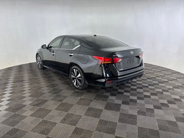 Used 2020 Black Nissan 2.5 SL image 7