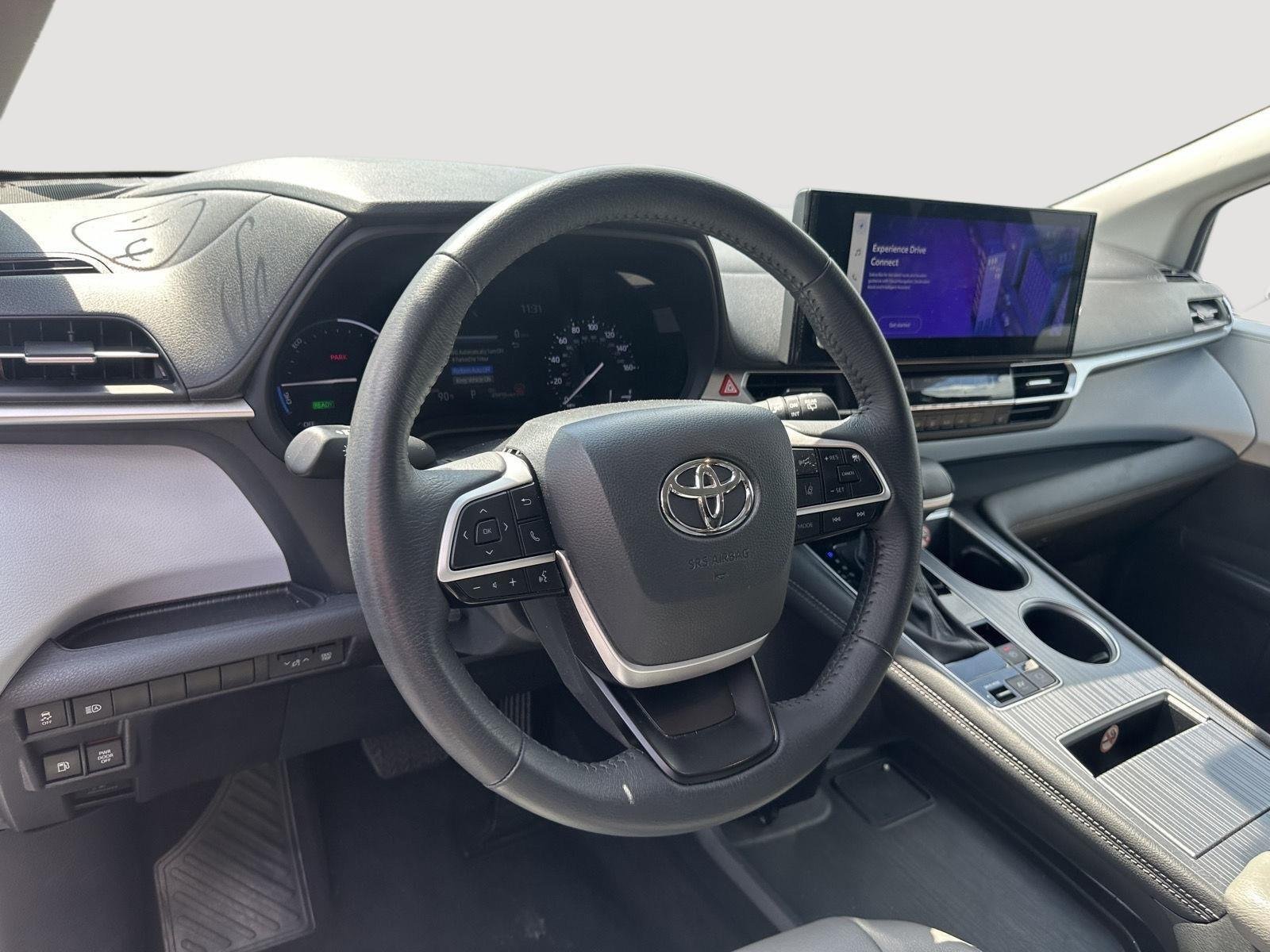 Used 2025 Wind Chill Pearl Toyota XLE image 10