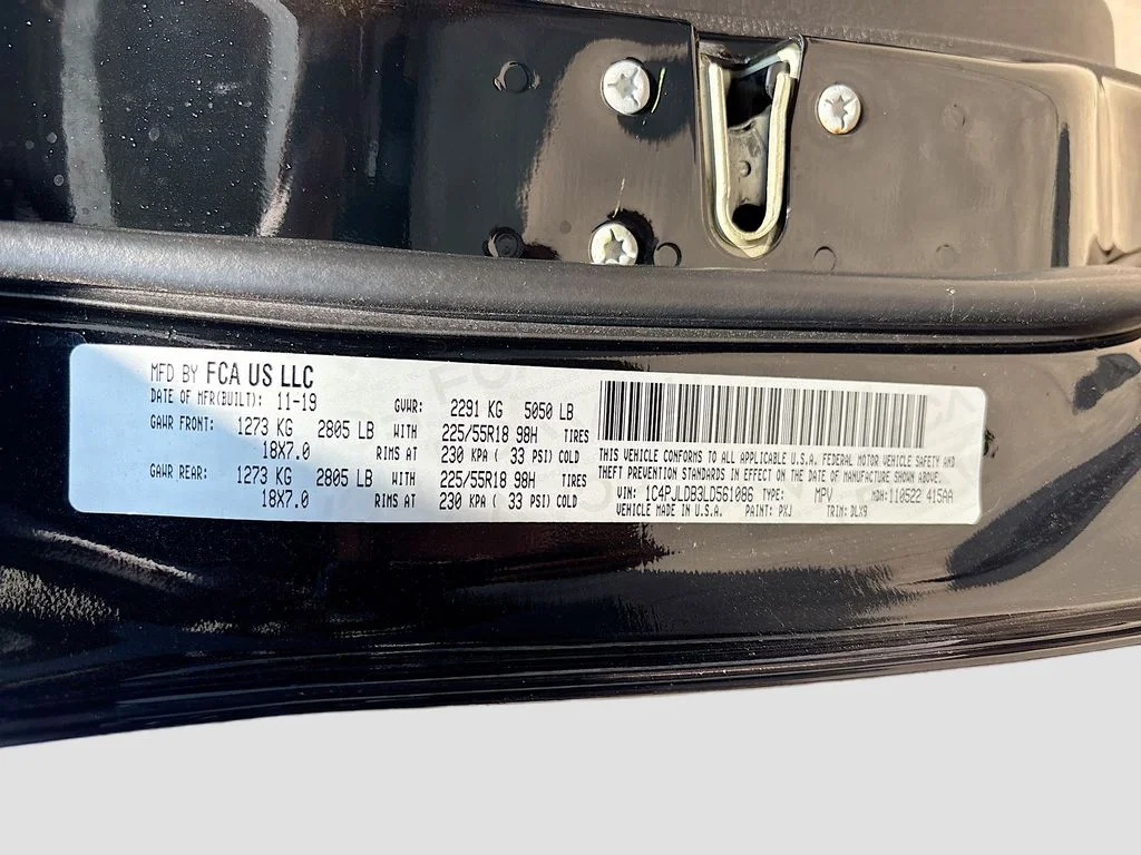 Used 2020 Diamond Black Jeep Limited image 29