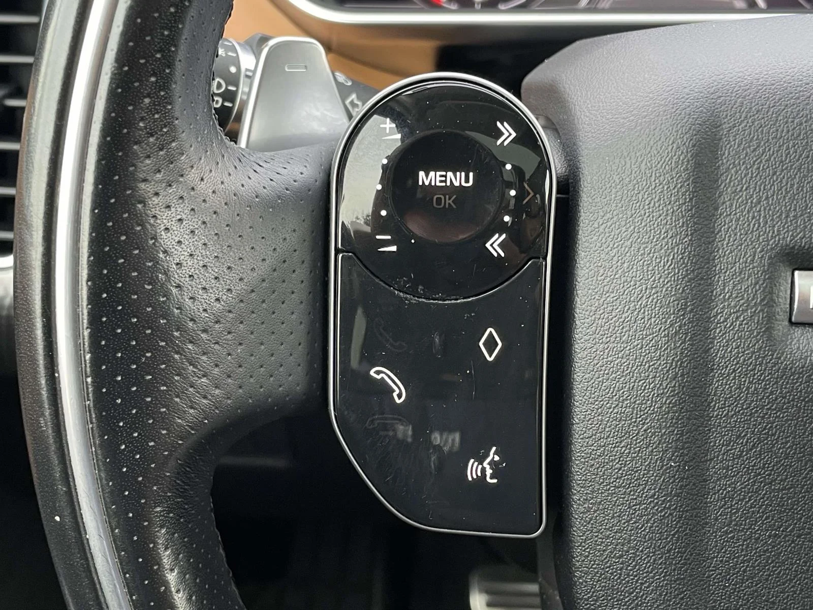 Used 2020 Portofino Blue Metallic Land Rover HSE Dynamic image 11