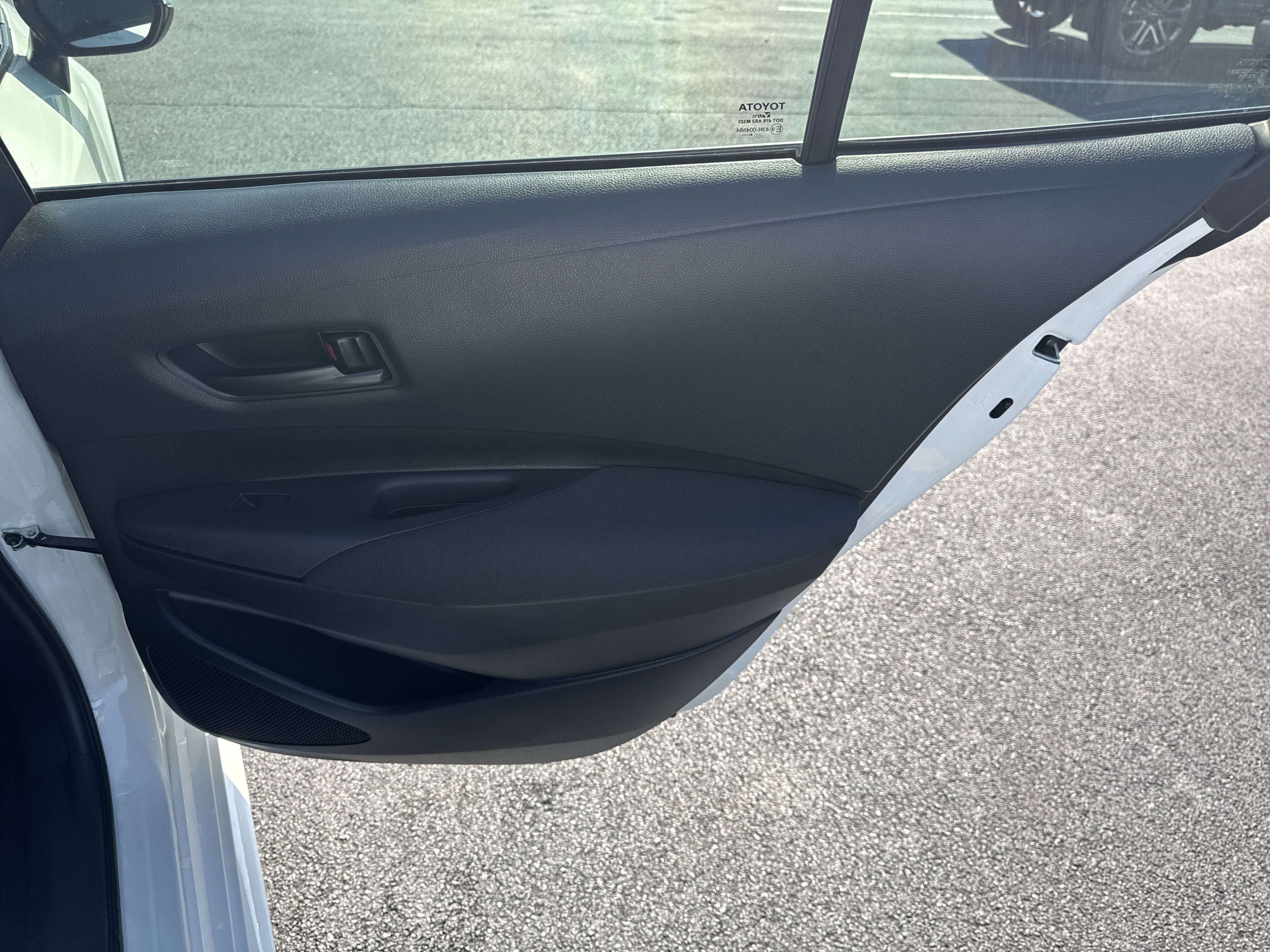 Used 2025  Toyota  image 30