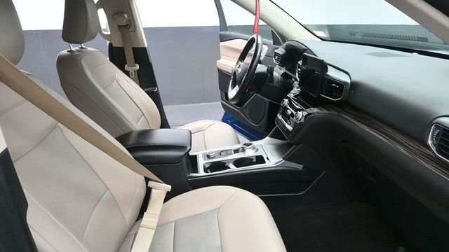 Used 2021 Blue Ford Limited image 11
