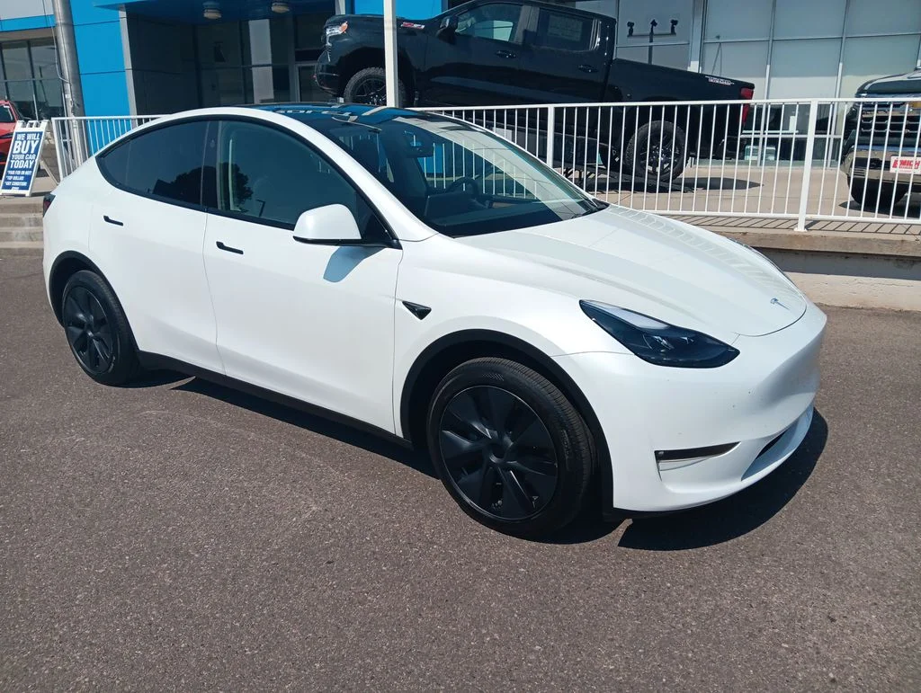 Used 2024  Tesla Long Range image 7