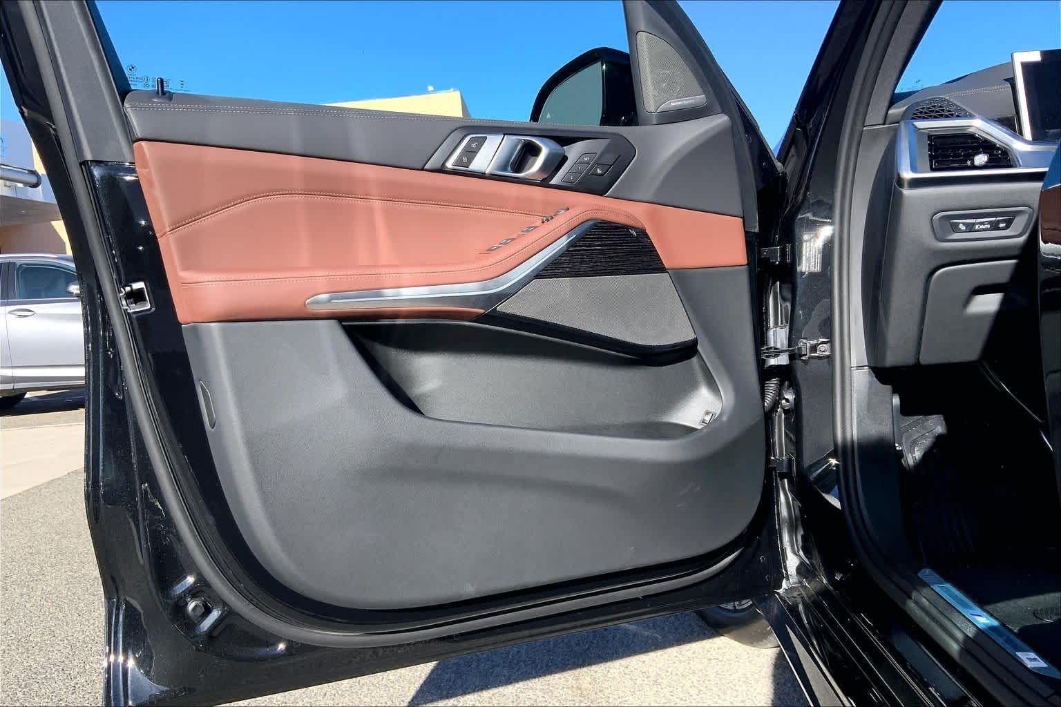 New 2026 Black Sapphire Metallic BMW xDrive50e image 10