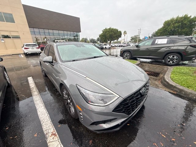 Used 2020 Hampton Gray Hyundai Limited image 11