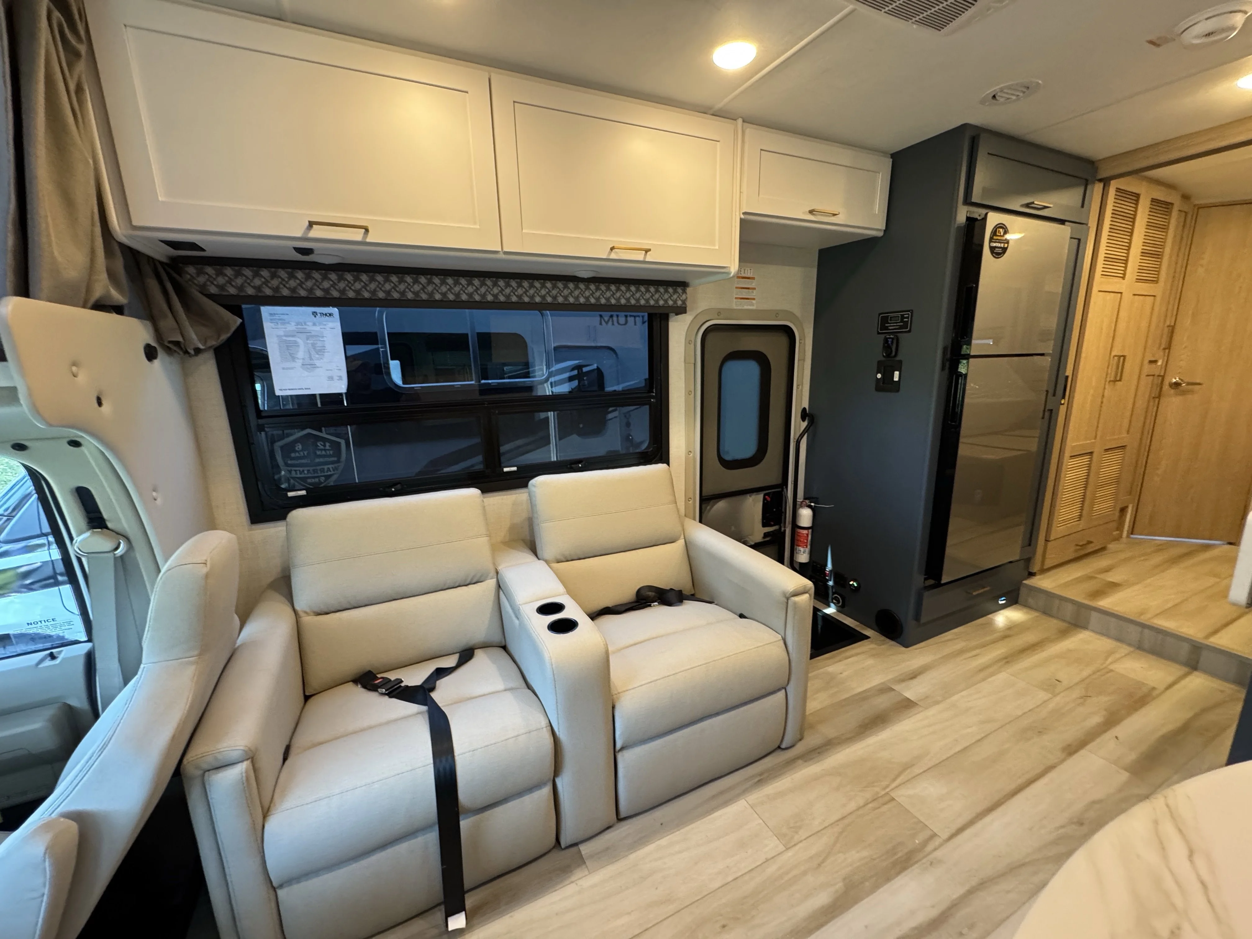 New 2026 White Thor Motor Coach  image 15
