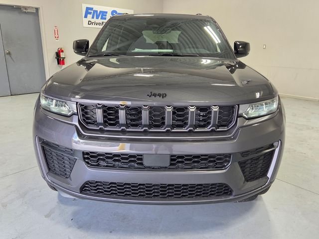 New 2026 Baltic Gray Metallic Clear-Coat Exterior Paint Jeep Altitude image 2