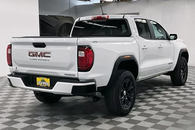 Used 2024 Summit White GMC Elevation image 13