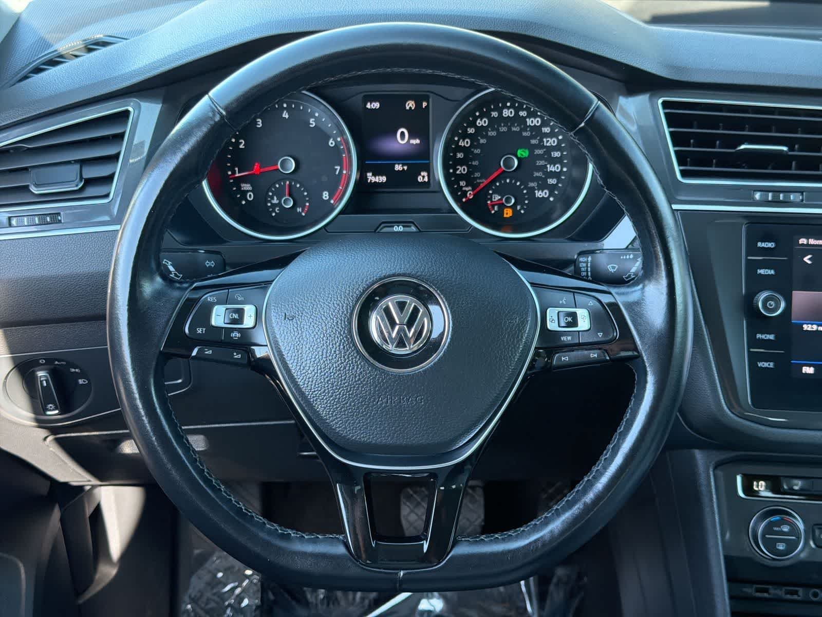 Used 2019 Pure White Volkswagen SE image 23
