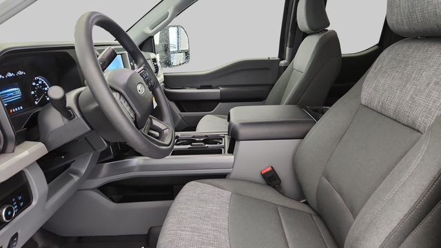 2026 Ford F-550 Super Duty Chassis Cab XLT - Photo 10