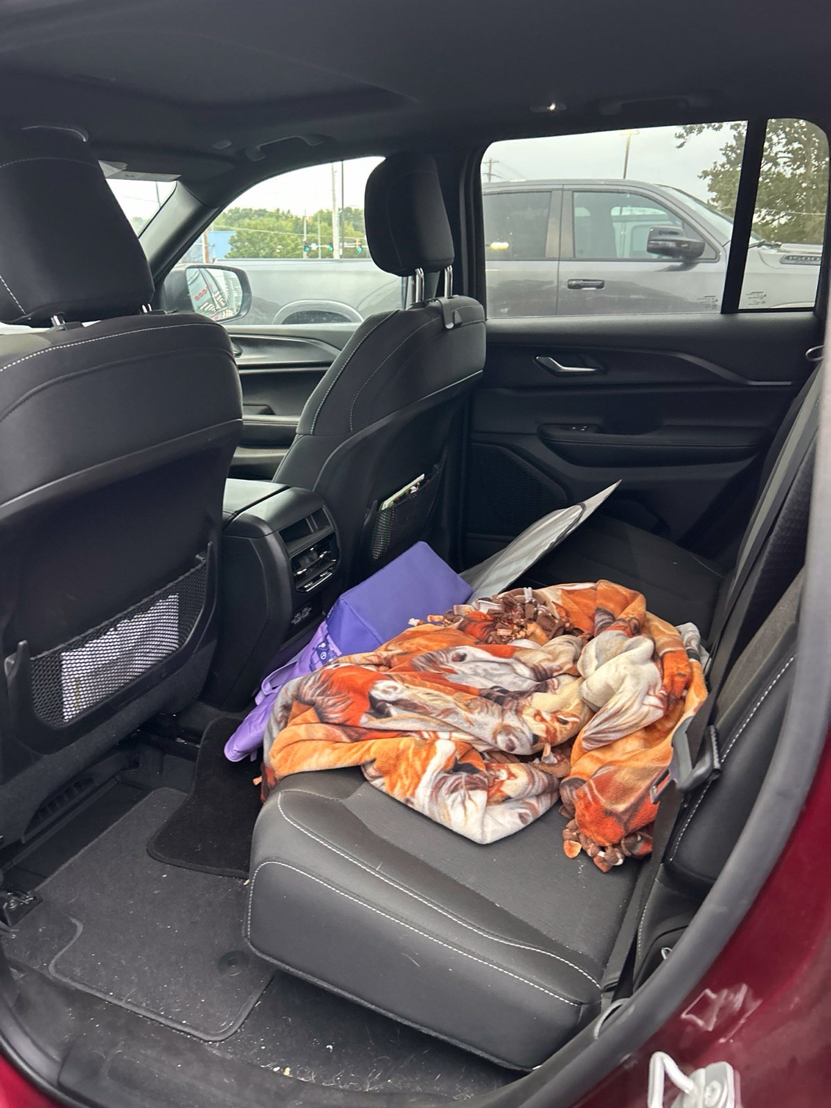 Used 2025 Red Jeep Laredo X image 6