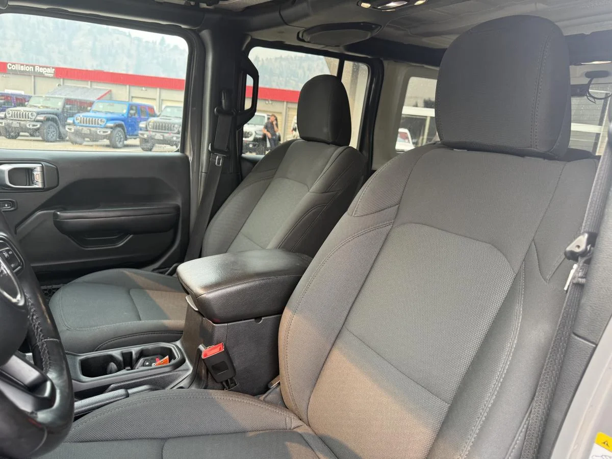 Used 2019 Grey Jeep Sport image 12