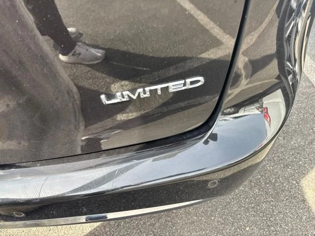 Used 2017 Black Chrysler Limited image 27