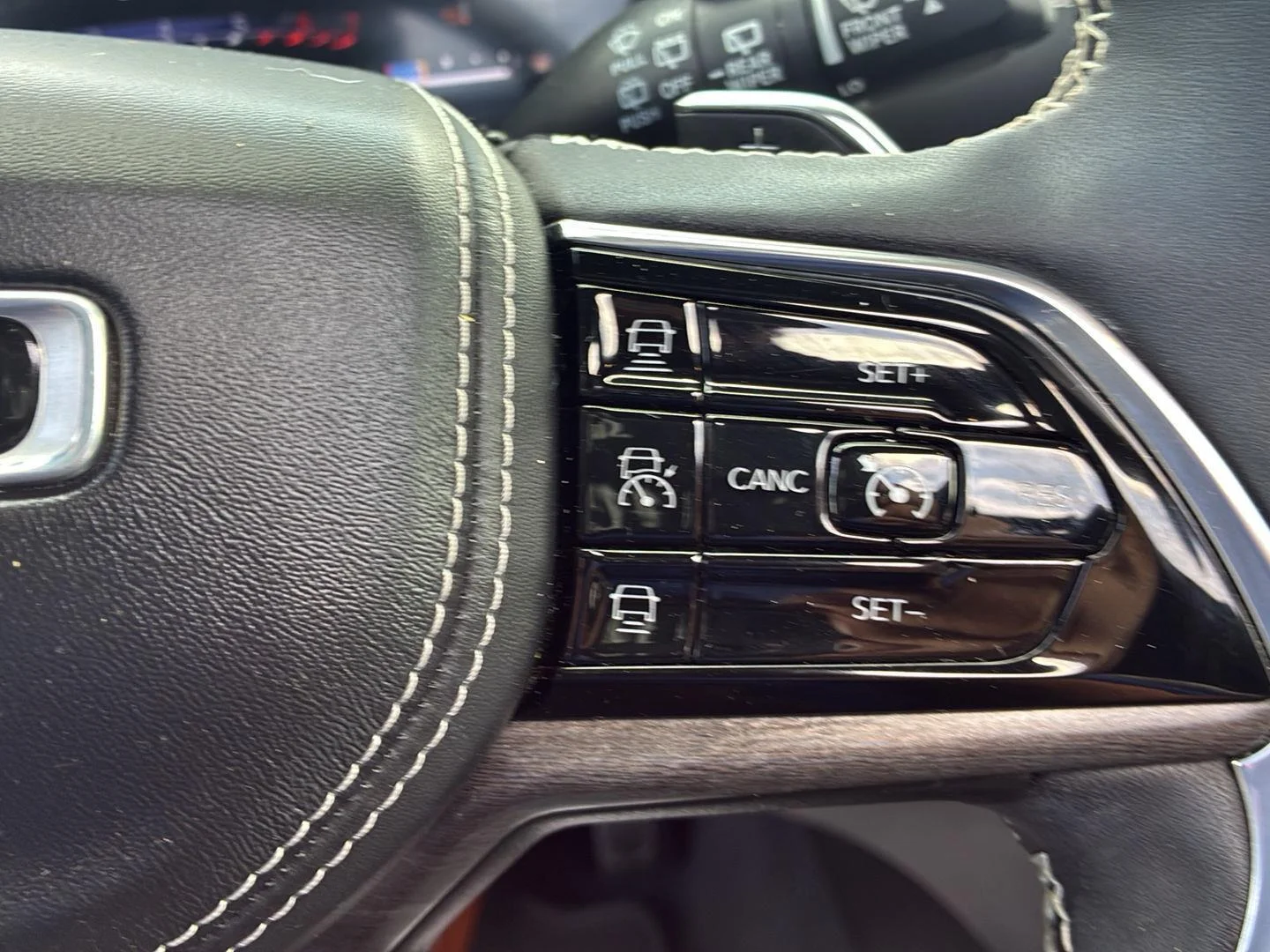 Used 2023 Baltic Gray Metallic Clearcoat Jeep Overland image 19