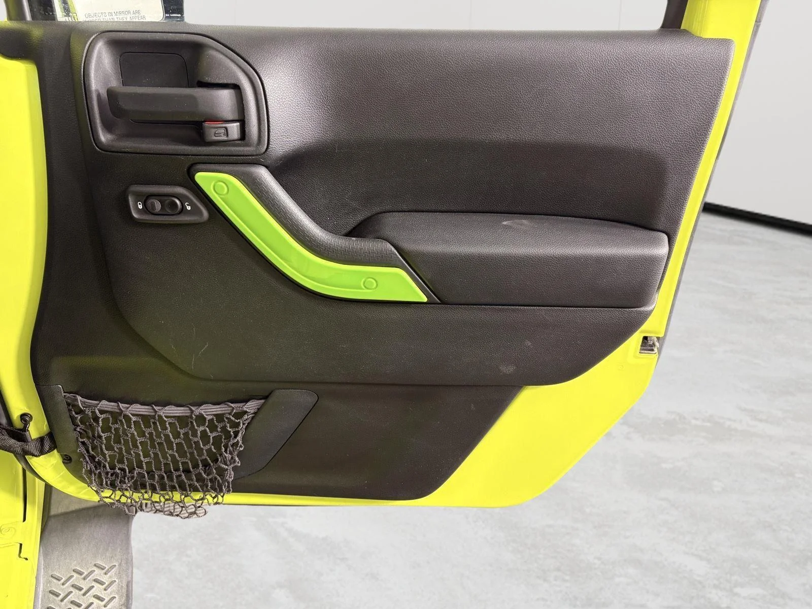 Used 2016 Hypergreen Clearcoat Jeep Sport image 24