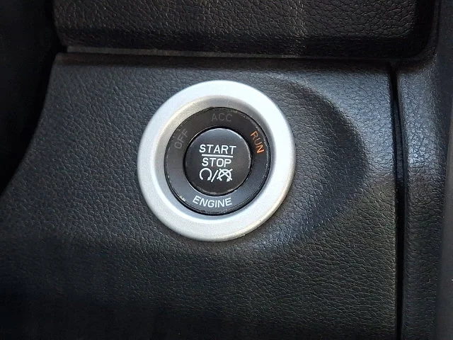 Used 2015 Red Ram Laramie image 25