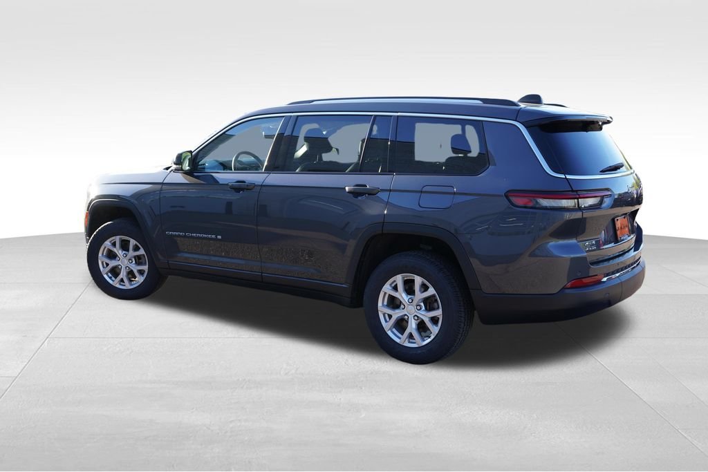 Used 2023 Baltic Gray Metallic Clearcoat Jeep Limited image 8