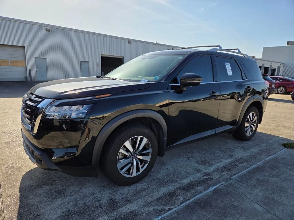 2024 Nissan Pathfinder SL