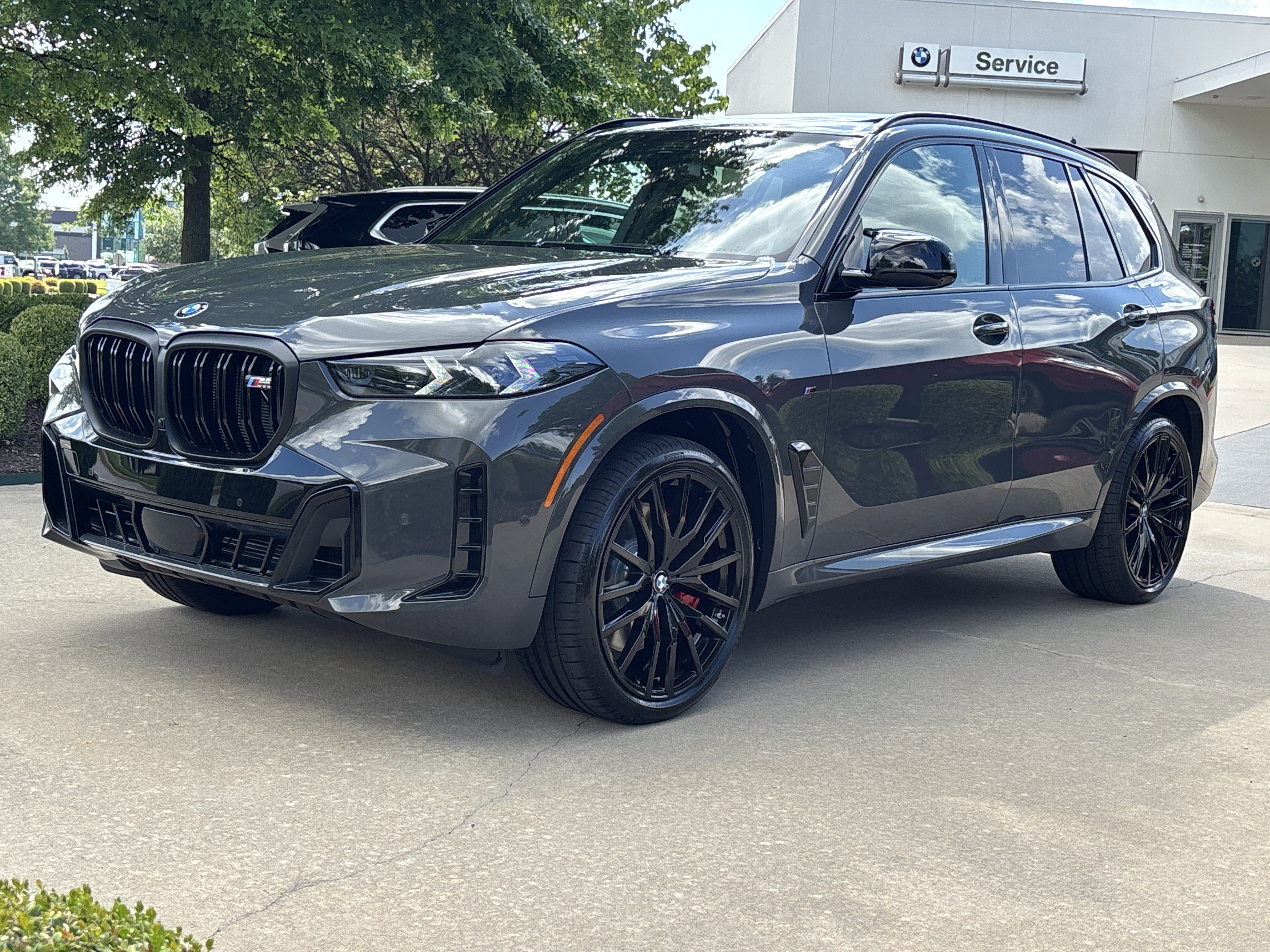 2026 BMW X5 M60i's photo