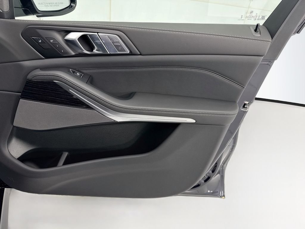 New 2027 Carbon Black Metallic BMW xDrive40i image 24