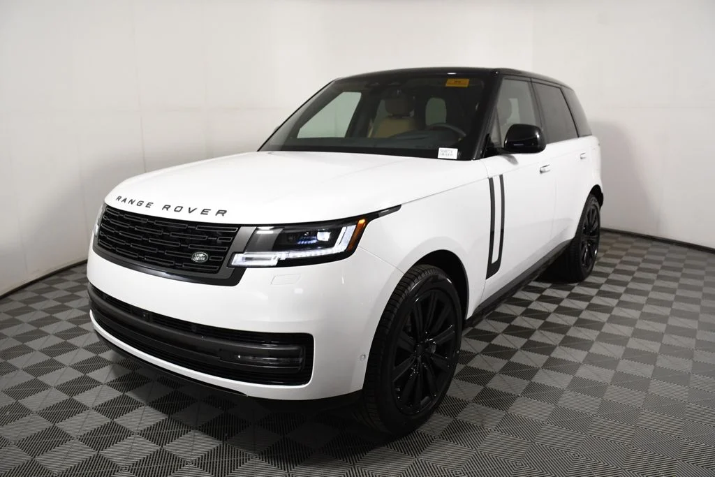 2026 Land Rover Range Rover 3.0 PHEV SE SWB's photo
