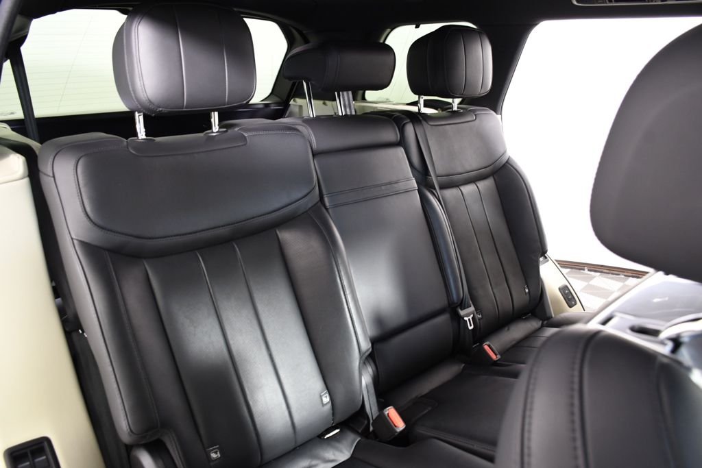 Used 2024 Santorini Black Metallic Land Rover SE image 22