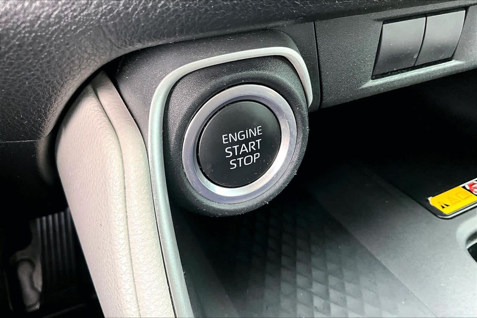 Used 2024 Coastal Cream Toyota XLE image 31