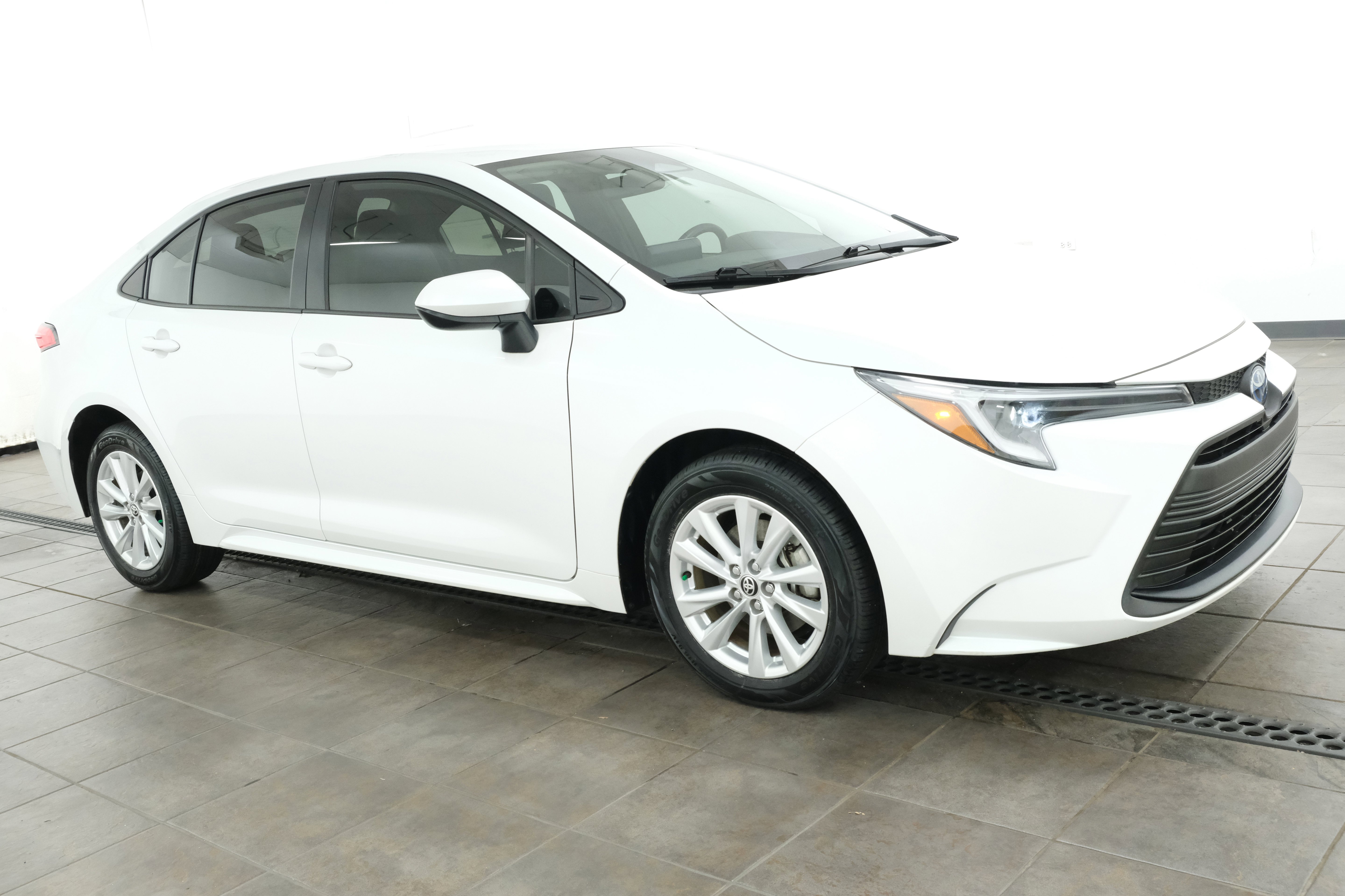 2024 Toyota Corolla LE - Photo 7