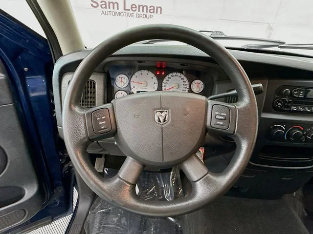 Used 2004 Patriot Blue Pearl Dodge SLT image 11