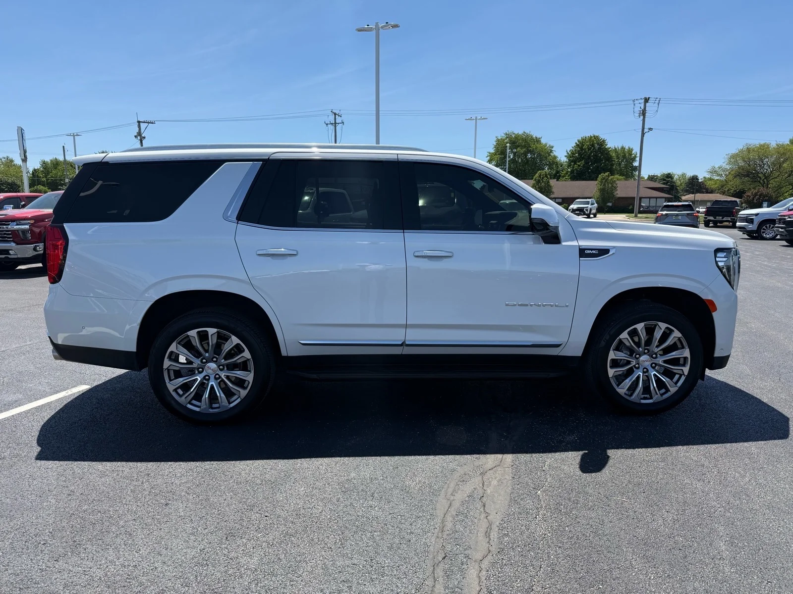 Used 2024 White Frost Tricoat GMC Denali image 6