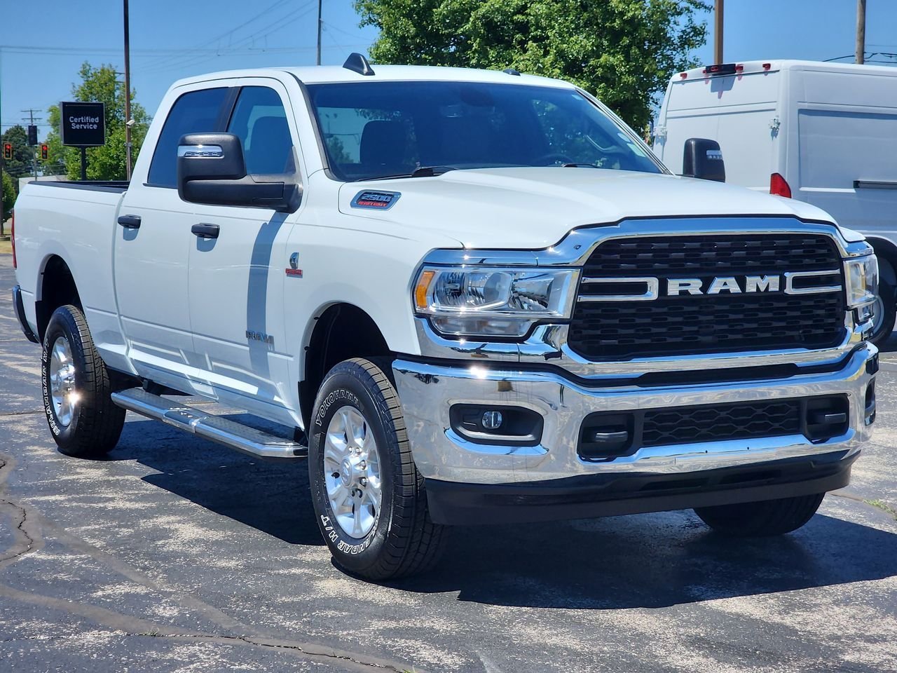 Used 2023 White Ram Big Horn image 1