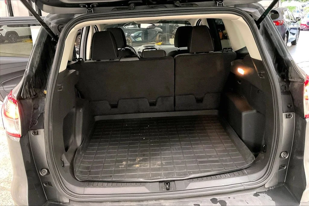 Used 2014 Gray Ford SE image 26