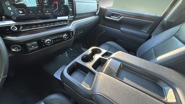 Used 2025 Onyx Black GMC SLT image 15