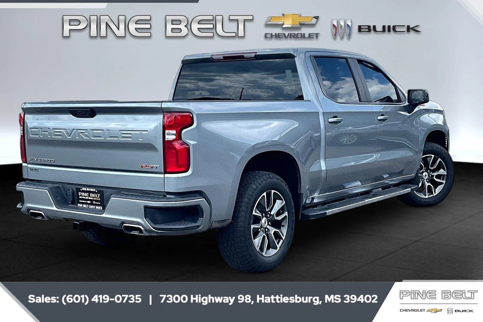 Used 2025 Sterling Gray Metallic Chevrolet RST image 12