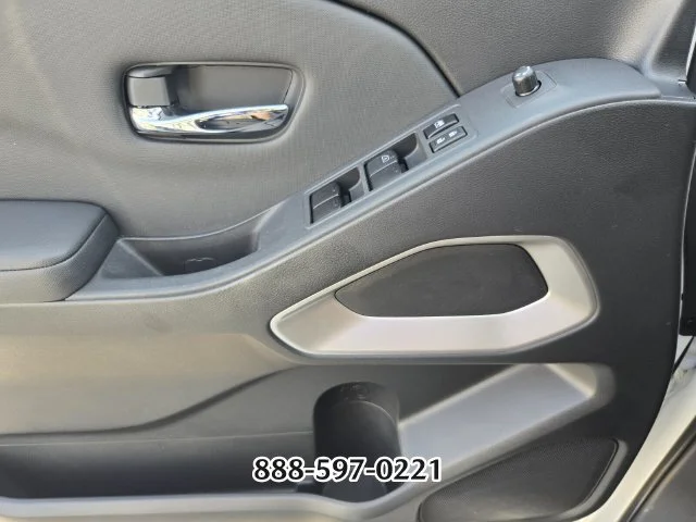 Used 2022 Glacier White NISSAN SV image 33
