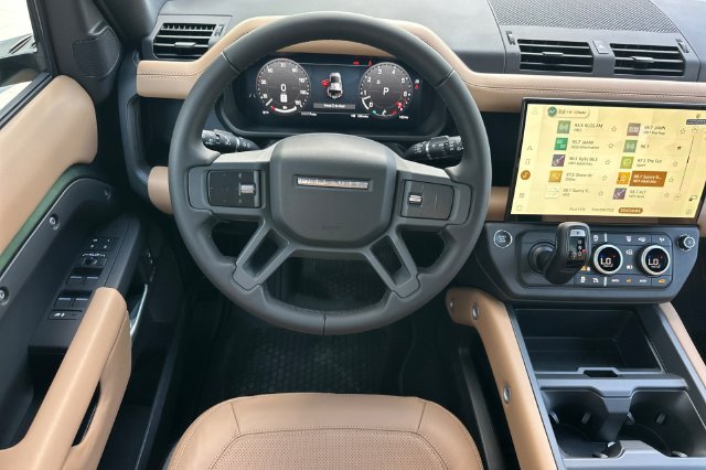 New 2026 Woolstone Green Land Rover X-Dynamic SE image 13
