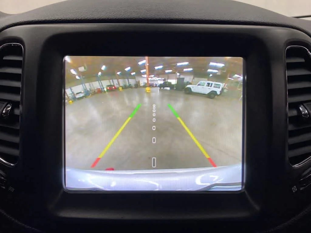 Used 2021 White Clearcoat Jeep Trailhawk image 26