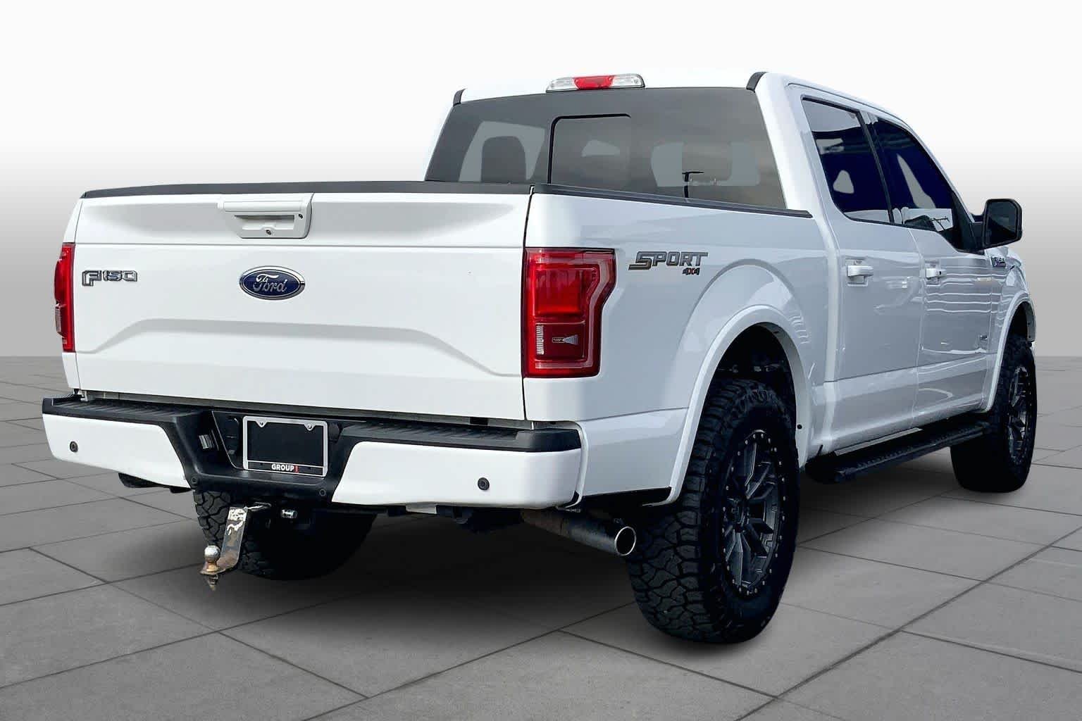 Used 2017 Oxford White Ford Lariat image 12