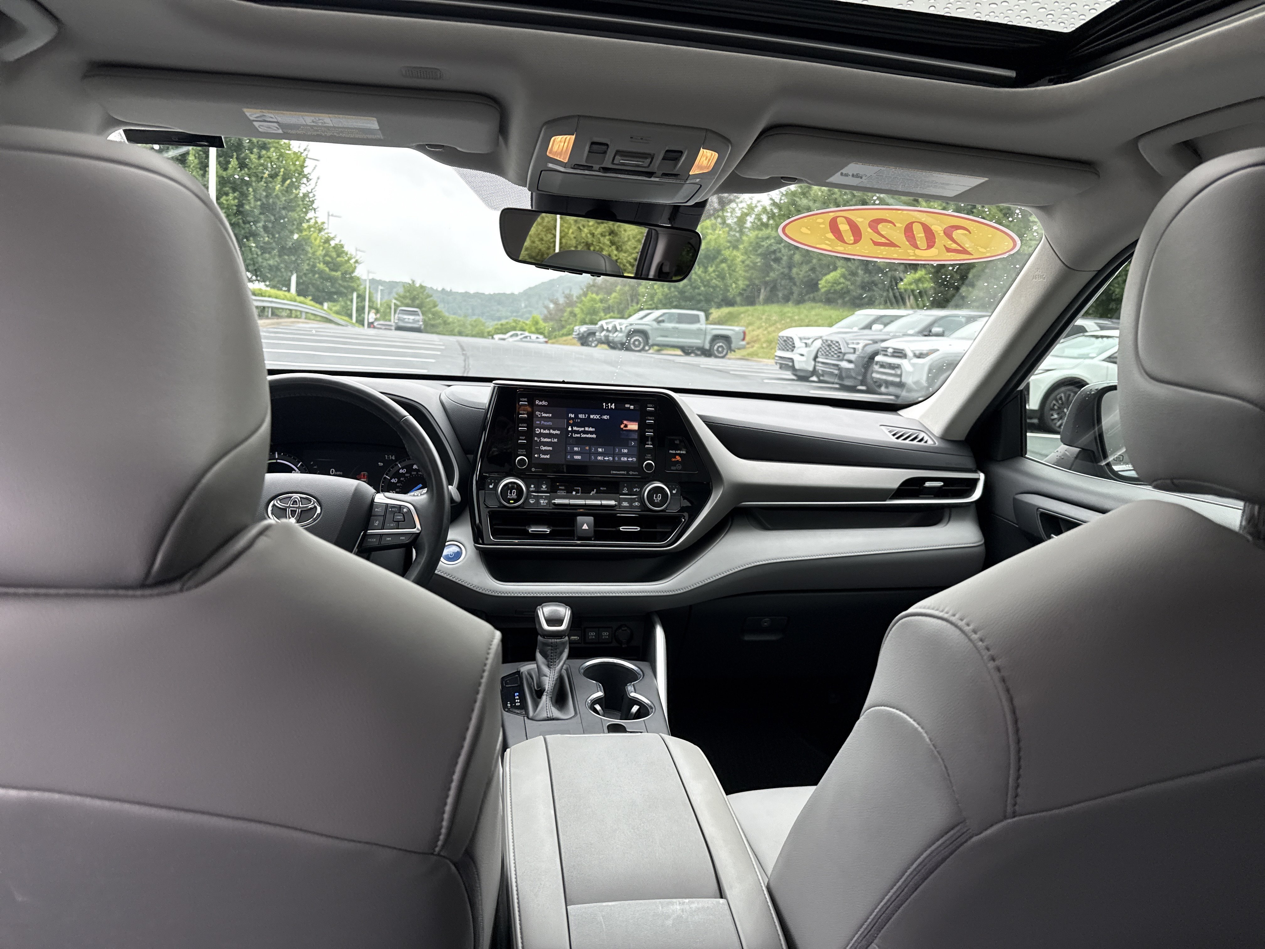 Used 2020 Moon Dust Toyota Hybrid XLE image 19