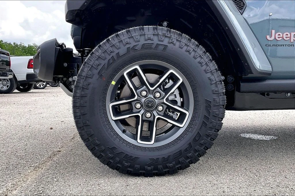 New 2026 Anvil Clear-Coat Exterior Paint Jeep Mojave image 10