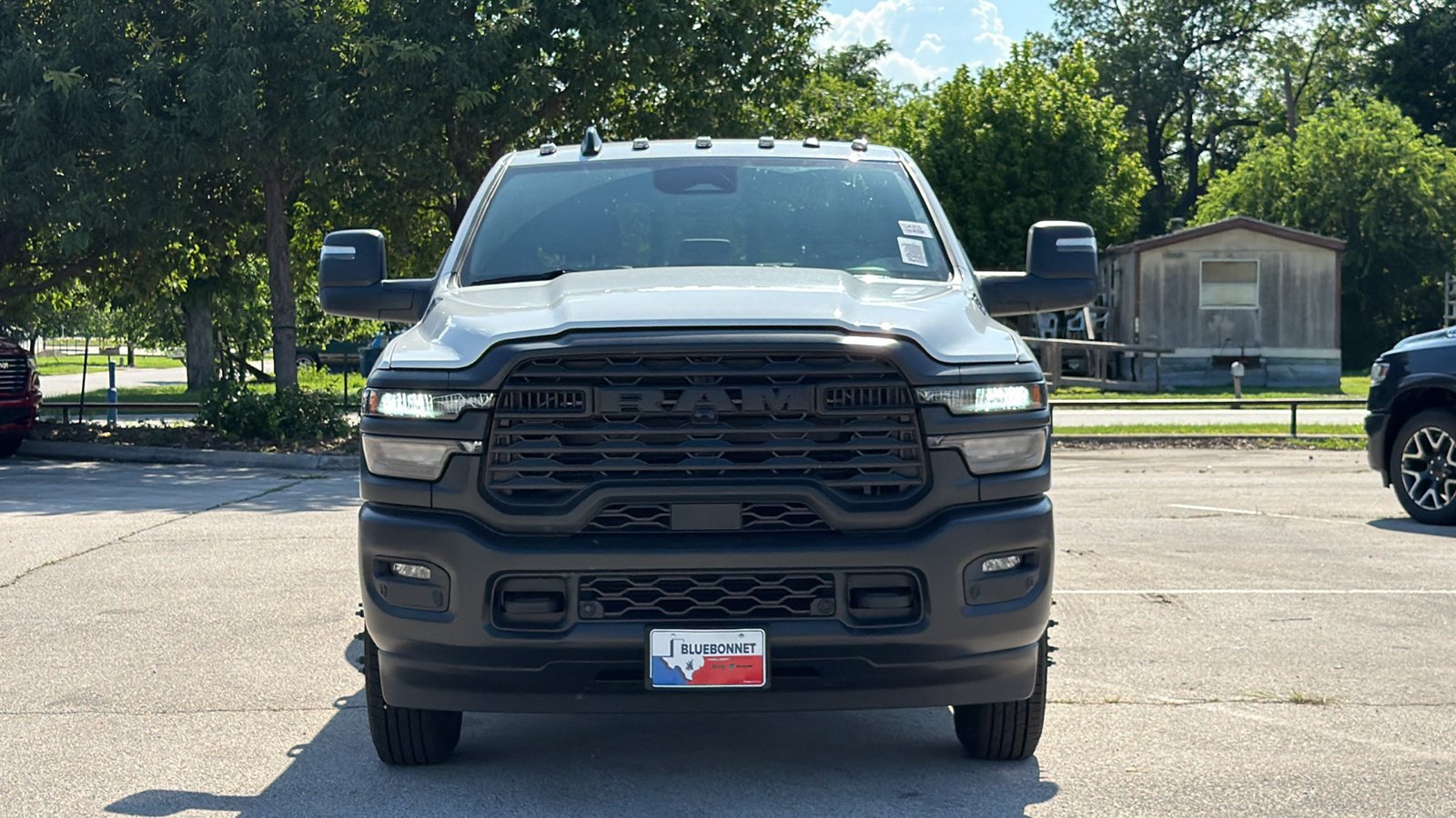 New 2026 Bright White Clear-Coat Exterior Paint RAM Tradesman image 2