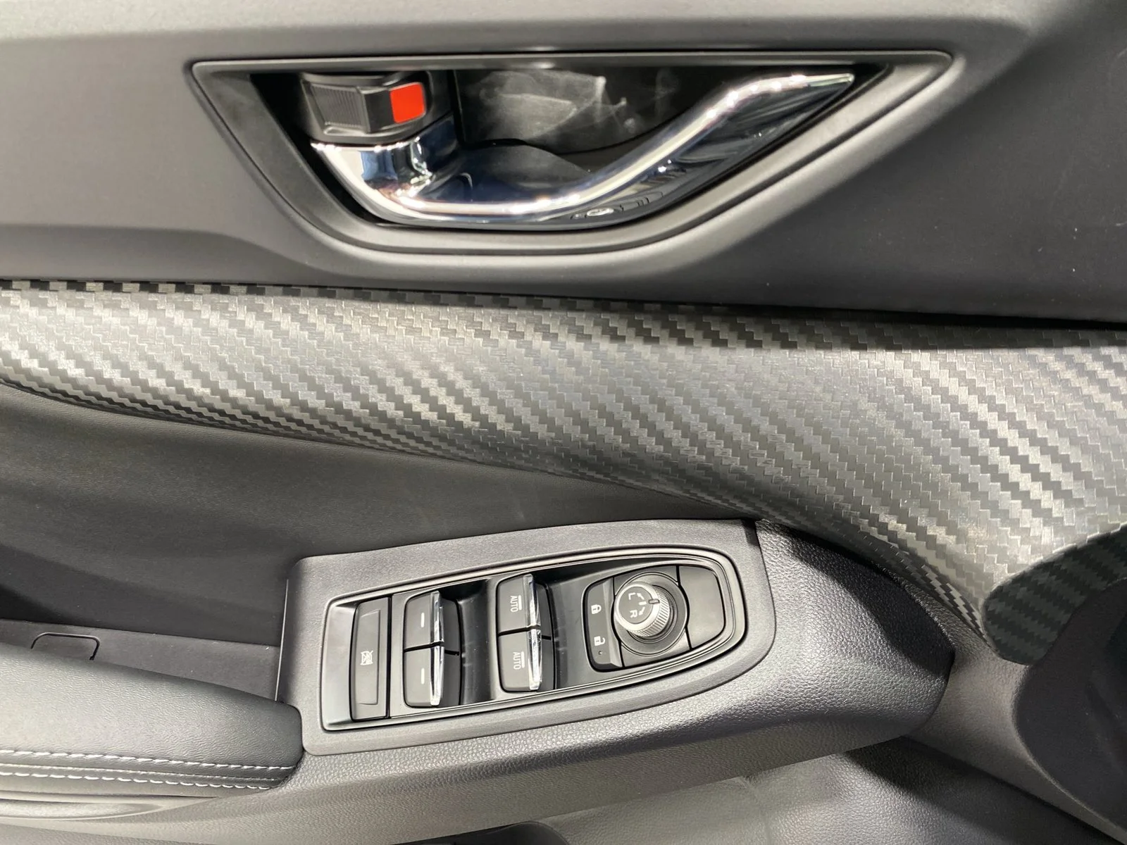 New 2027 CRYSTAL BLACK SILICA Subaru Premium 7-Passenger image 13