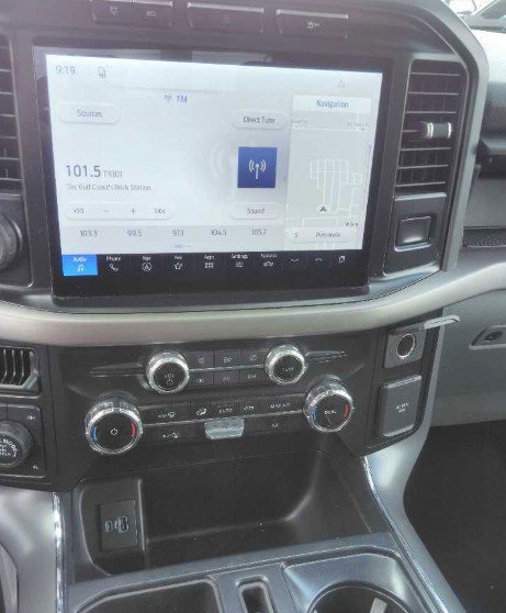 Used 2024 Avalanche Gray Ford XLT image 3
