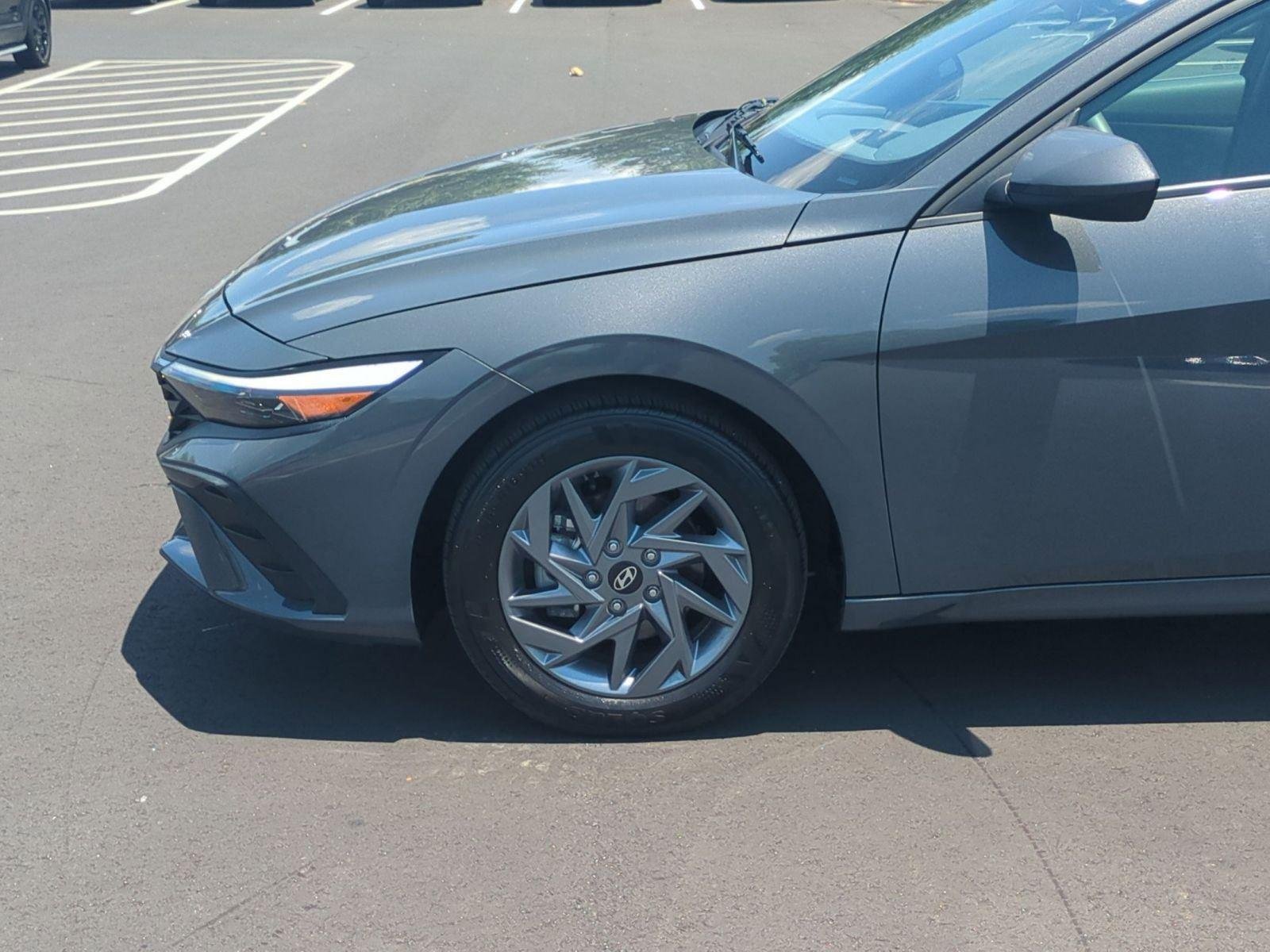 Used 2024 Ecotronic Gray Hyundai SEL image 21