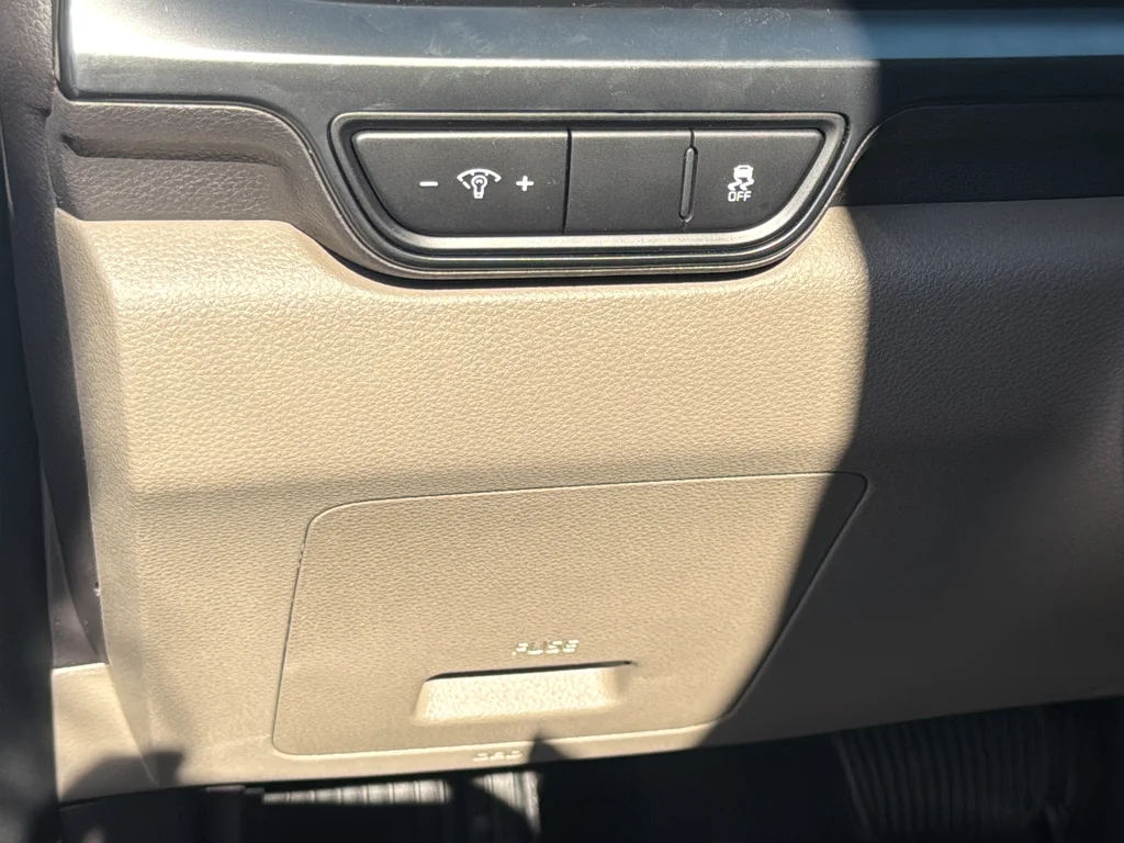 New 2027 Ceramic Silver Kia LXS image 28